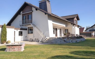 DAHEIM ZUHAUSE: Verkauf eines hochgepflegten 2 Familienhauses in bester Familienlage